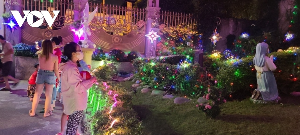 churches across hcm city get decked out ahead of christmas picture 5