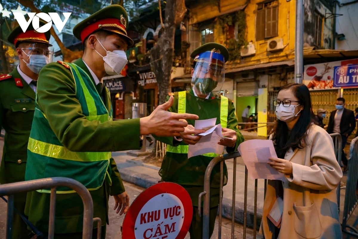 hanoi tightens security on christmas eve picture 6 hanoi tightens security on christmas eve picture 6