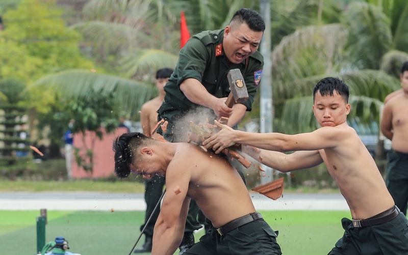 quang ninh ra mat trung doan canh sat co dong du bi chien dau hinh anh 7