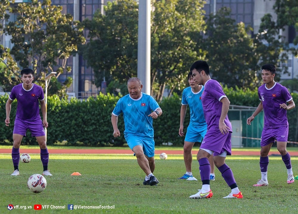 vietnam back training in preparation for indonesia clash picture 6