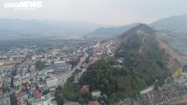 can canh sat lo nguy hiem tai cong trinh nha may thuy dien hoa binh mo rong hinh anh 8