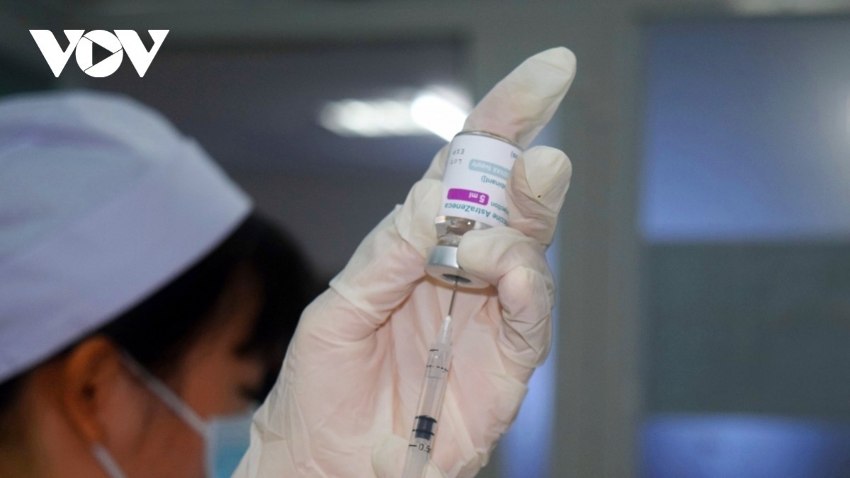 vietnam considers covid-19 vaccinations for children over 5 picture 1