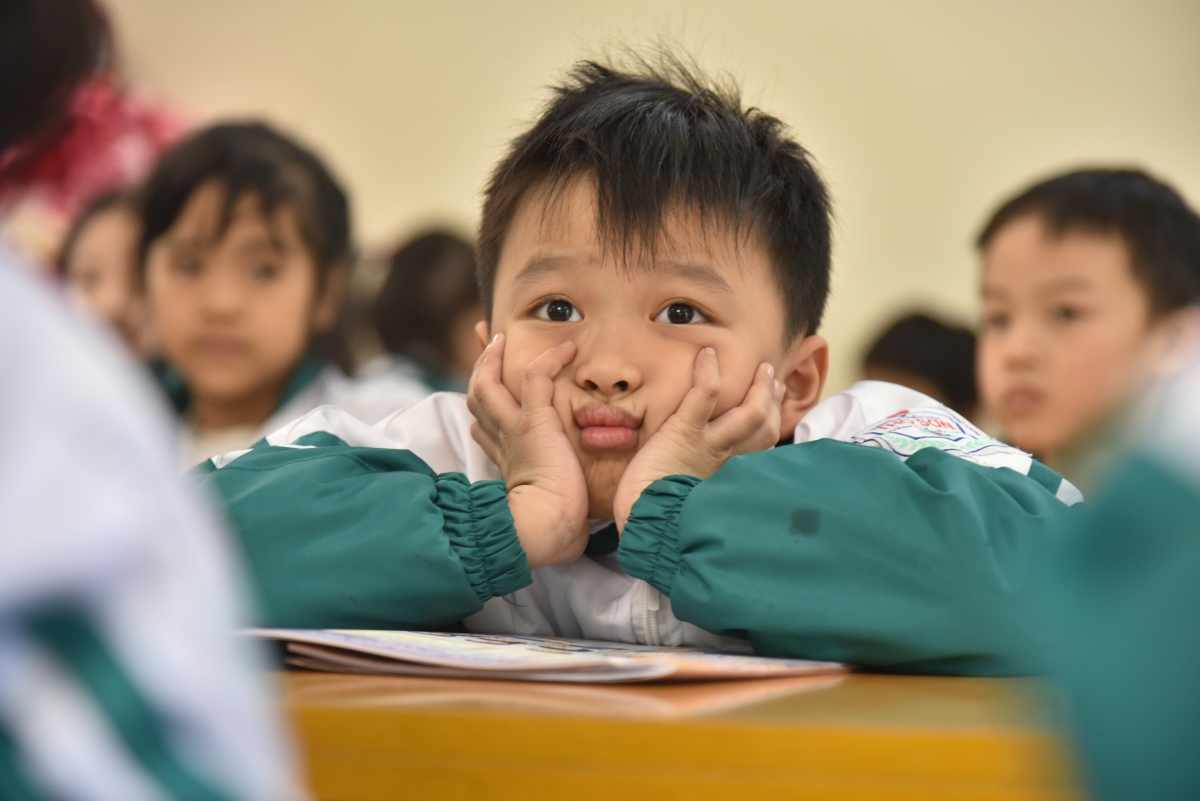 "Khuyến khích" trang bị sách gần 300 trang cho...học sinh lớp 2