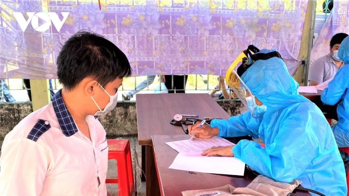 Long An thu hồi thông báo "học sinh chưa tiêm vaccine thì không được đến trường"