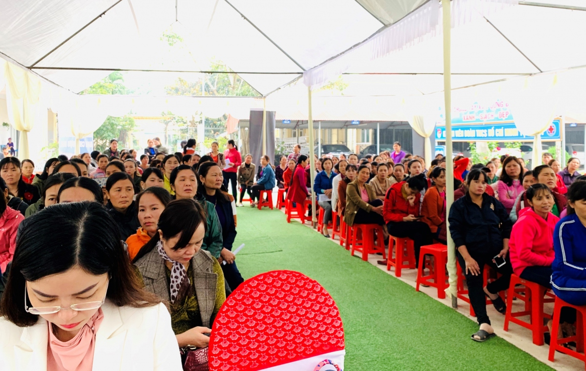 Since 2011 Abbott and the Vietnam’s Women Union have developed a program providing healthcare, nutrition education and access to healthcare services.