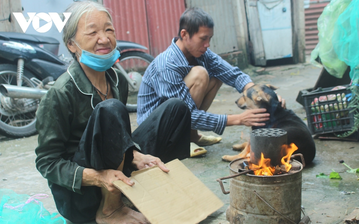 cac cu gia xom bui o ha noi duoc tiem du 2 mui vaccine hinh anh 2