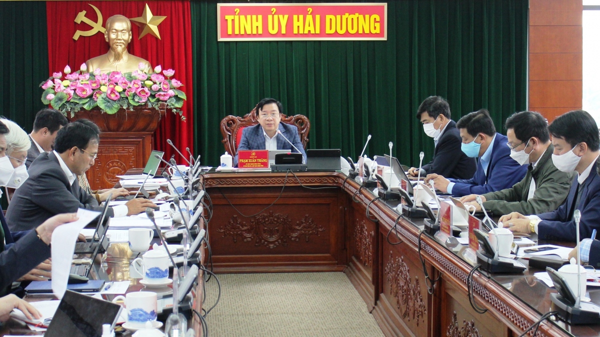 tam dinh chi sinh hoat dang va cong tac doi voi giam doc cdc hai duong hinh anh 1