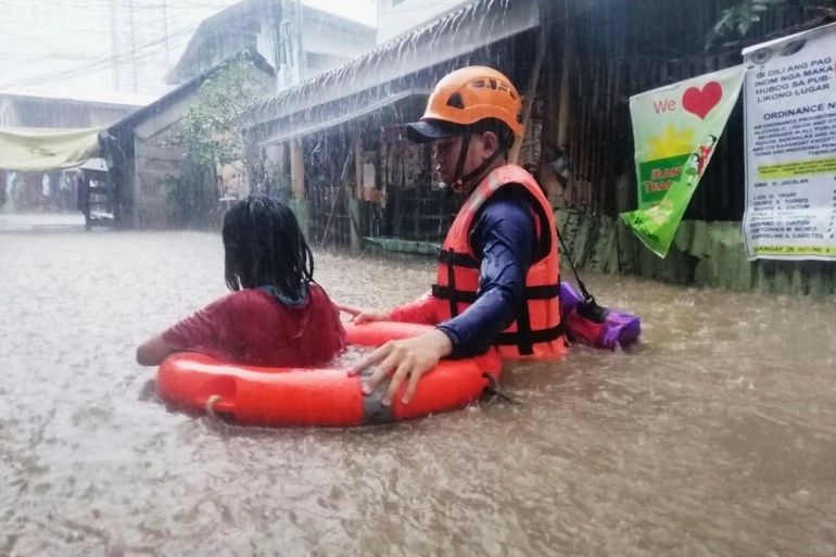 Hình ảnh người dân Philippines sơ tán khẩn cấp do siêu bão Rai cực ...