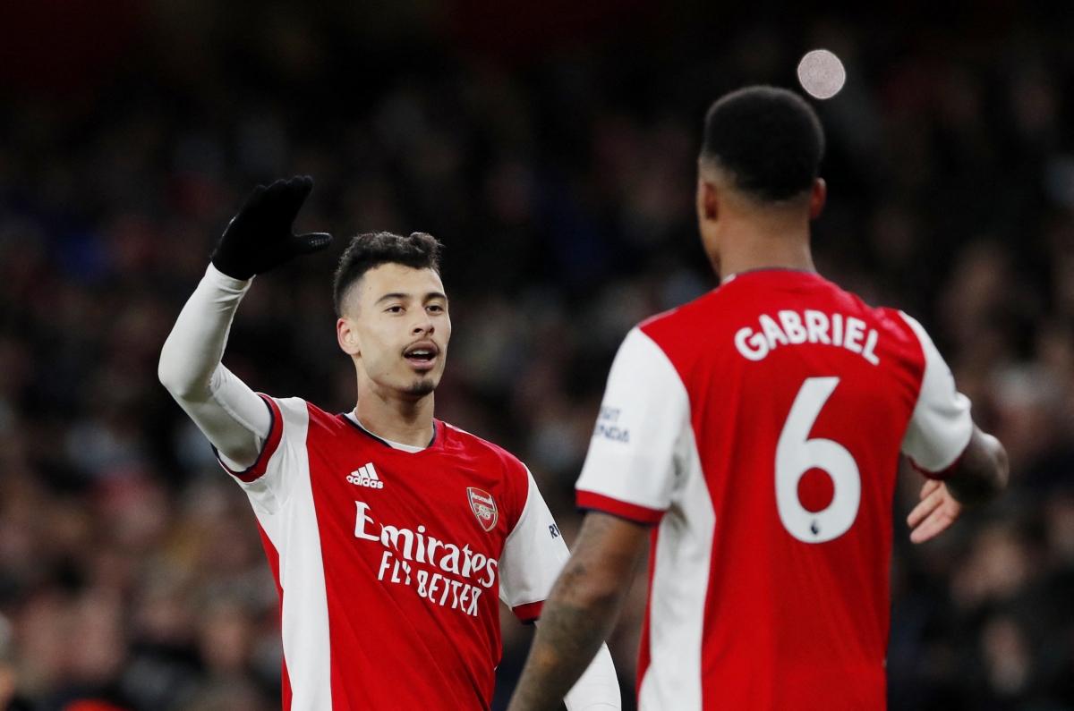 Sau khi xà ngang từ chối cú sút của Kieran Tierney ở cuối hiệp 1, cuối cùng Arsenal cũng được hưởng niềm vui khi Gabriel Martinelli ghi bàn mở tỷ số ngay đầu hiệp 2.
