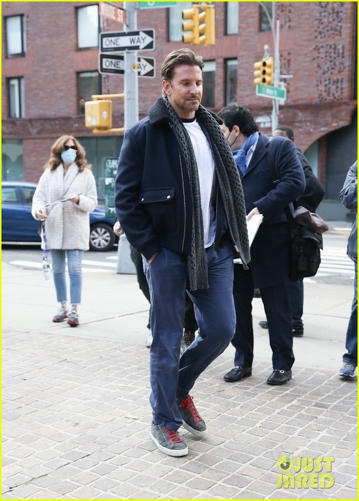 tai tu bradley cooper phong do ra pho giua on ao tai hop tinh cu irina shayk hinh anh 3