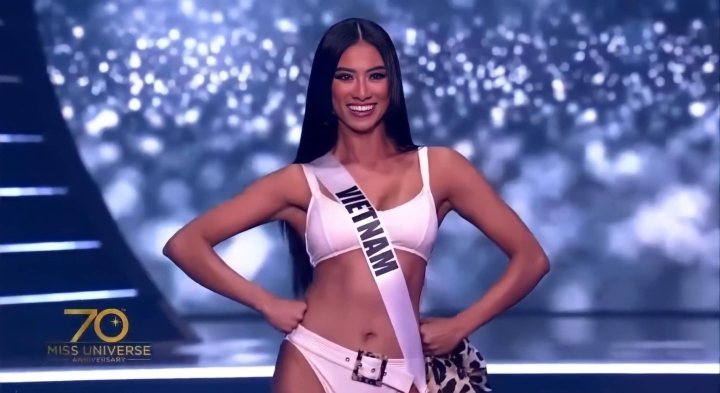 kim duyen puts in strong performance at semi-final night of miss universe 2021 picture 2