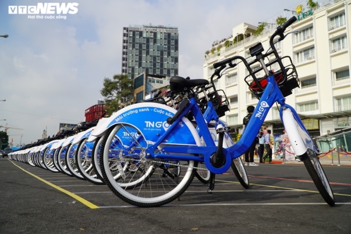 first public bike service in vietnam debuts picture 1