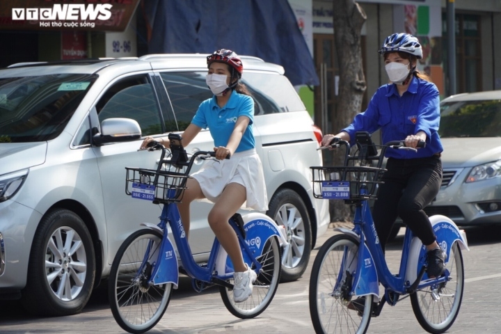 first public bike service in vietnam debuts picture 6