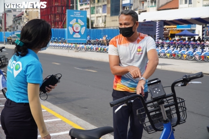 first public bike service in vietnam debuts picture 7