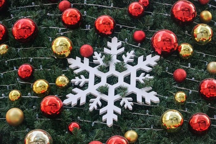 giant christmas trees bring festive cheer to streets of hanoi picture 6