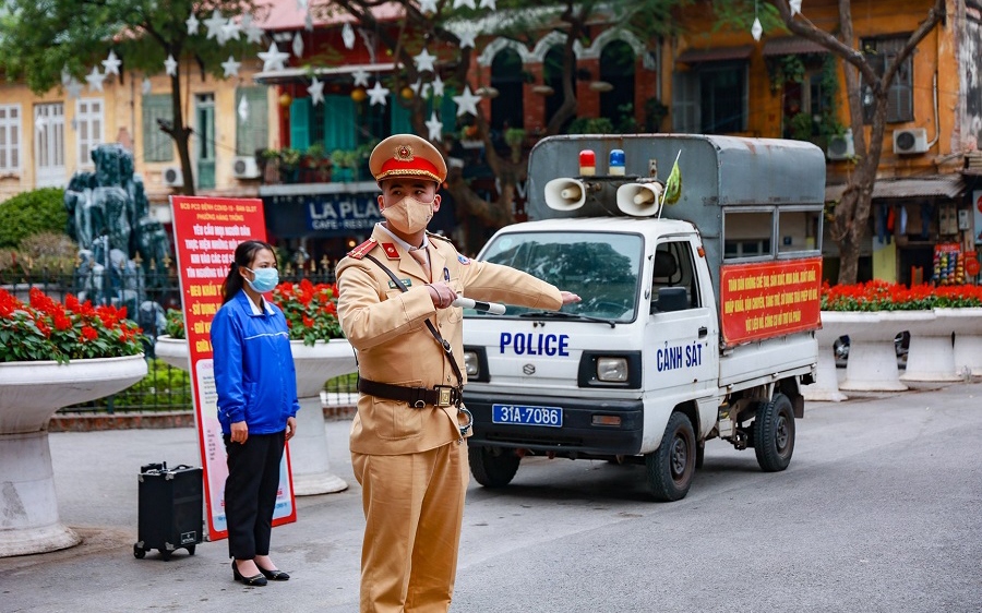 ha noi cam duong khu vuc xung quanh nha tho lon, ho hoan kiem tu 18h toi nay hinh anh 1