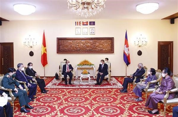 president nguyen xuan phuc meets cambodian legislative leaders picture 1