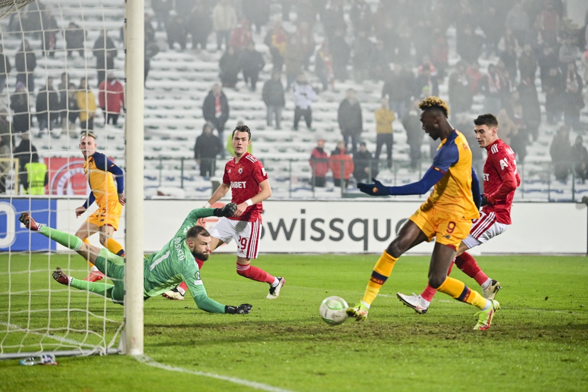 AS Roma thắng CSKA Sofia 3-2 và đi tiếp với ngôi đầu bảng C. (Ảnh: Reuters)