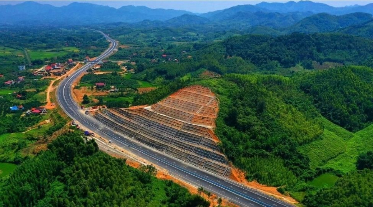 keu goi von xay dung 725km cao toc ha noi - vieng chan hinh anh 1