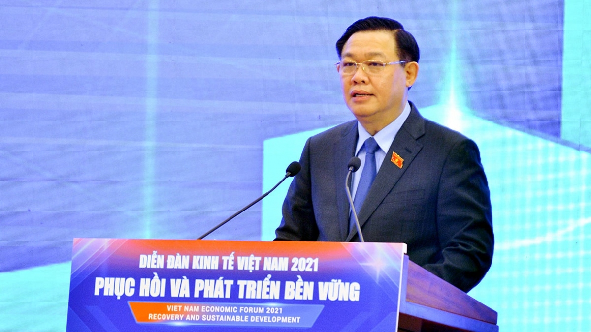 Chủ tịch Quốc hội Vương Đình Huệ phát biểu khai mạc Diễn đàn Kinh tế Việt Nam năm 2021 “Phục hồi và phát triển bền vững”.