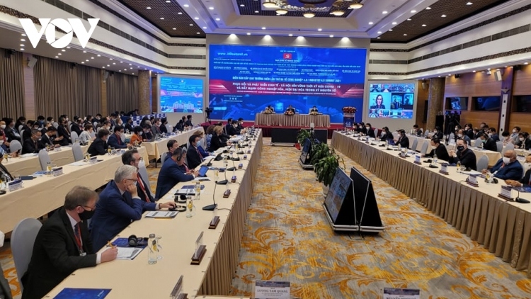 pm chinh attends third annual industry 4.0 summit picture 2