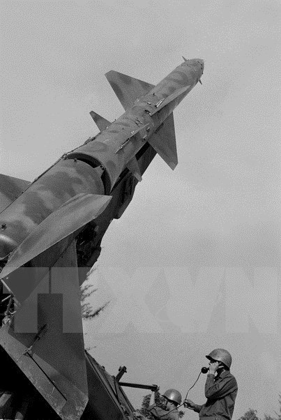 Bộ đội tên lửa phòng không là lực lượng nòng cốt trong những năm tháng chiến tranh, đã đánh bại hơn 1000 máy bay địch trong đó có 65 máy bay B-52. Ảnh: TTXVN