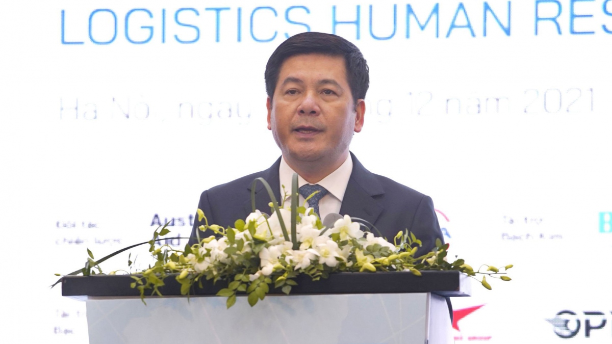 Bộ trưởng Bộ Công Thương Nguyễn Hồng Diên phát biểu khai mạc Diễn đàn.