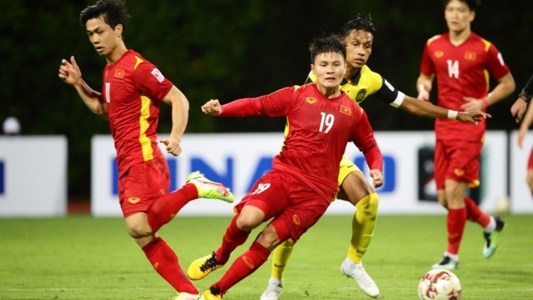 Vietnam coach not happy despite big win against Indonesia  VnExpress  International