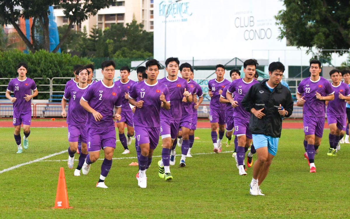 Dt viet nam tap da doi khang, chon doi hinh dau campuchia hinh anh 8