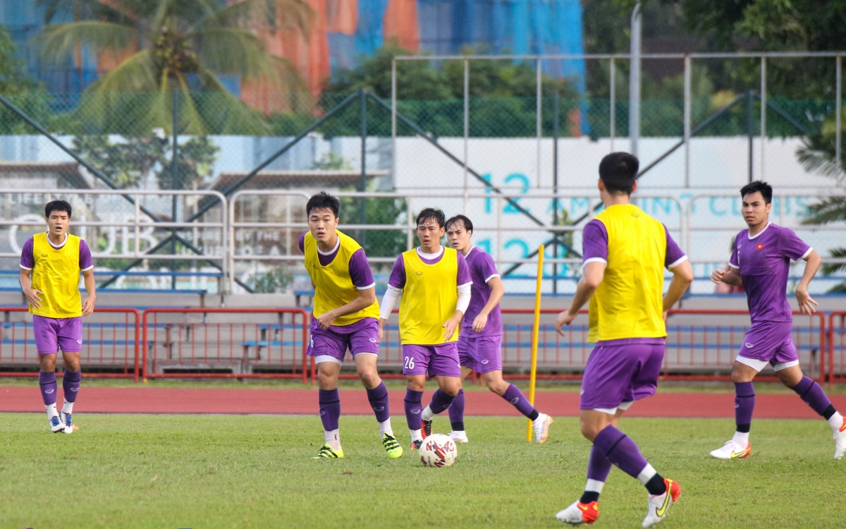 Dt viet nam tap da doi khang, chon doi hinh dau campuchia hinh anh 6