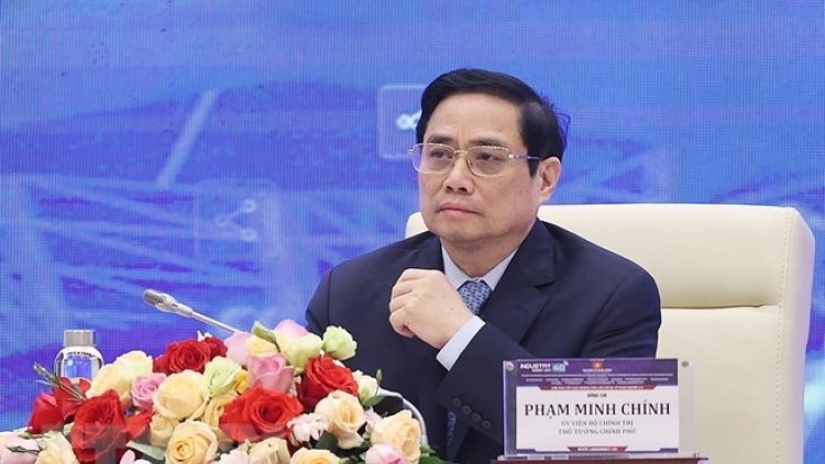 pm chinh attends third annual industry 4.0 summit picture 1
