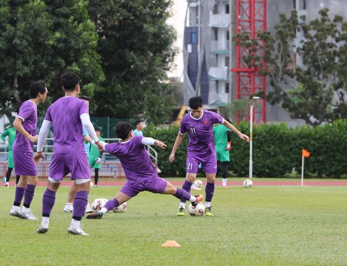 national squad hold practice ahead of aff cup match against malaysia picture 4