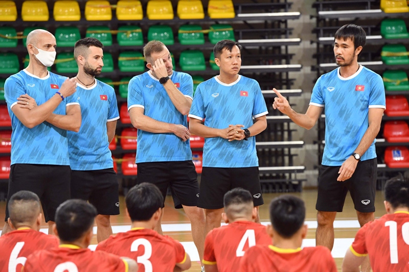 HLV Phạm Minh Giang triệu tập nhiều cầu thủ trẻ để chuẩn bị cho SEA Games 31 (Ảnh: VFF).