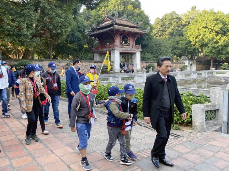 Hanoi shakes hands with other localities to create a safe tourism corridor