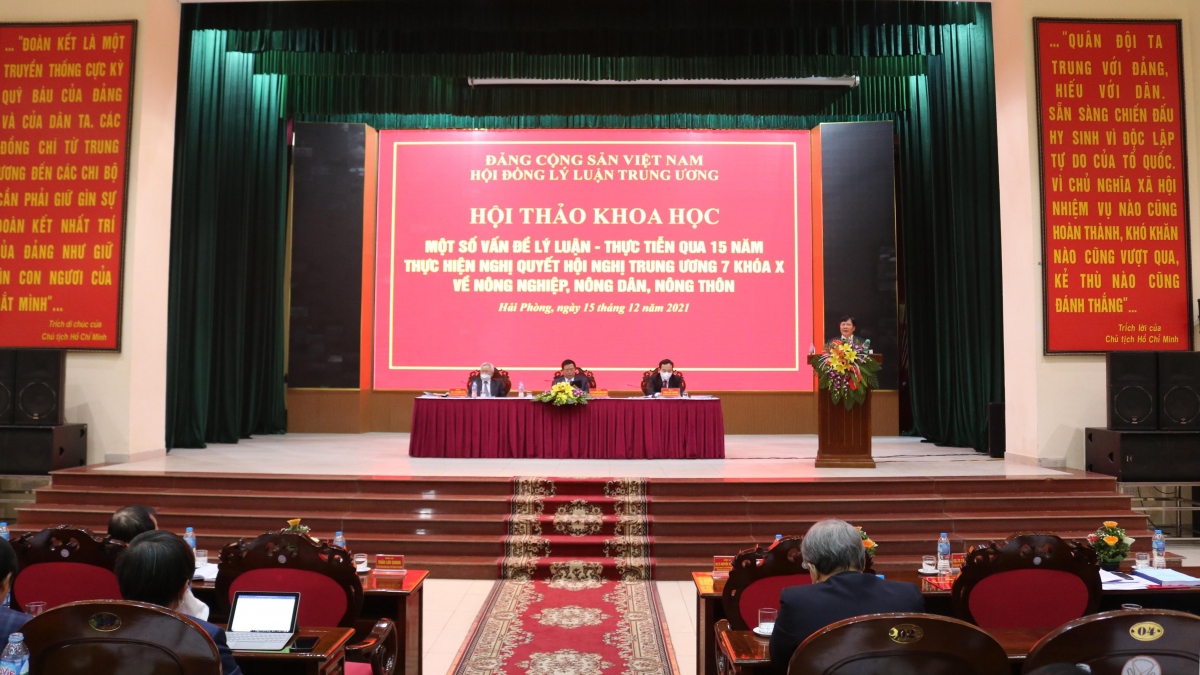 Hội đồng Lý luận TƯ là tổ chức quan trọng trong chính quyền Việt Nam, đóng vai trò trong việc phát triển và thúc đẩy tri thức, ý thức tổ quốc và đạo đức trong cộng đồng. Hãy khám phá những hình ảnh về các hoạt động và chức năng của họ.
