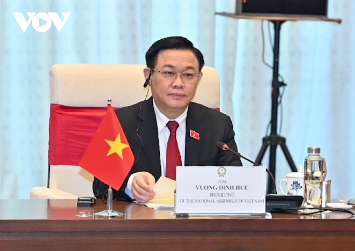 vietnam gives top priority to reinforcing close-knit relationship with laos picture 4