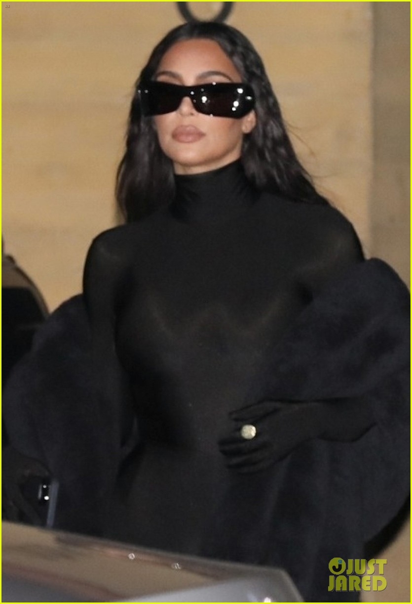 kim kardashian sanh dieu di an toi cung me giua tin don hen ho pete davidson hinh anh 2