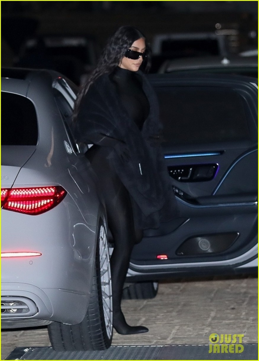 kim kardashian sanh dieu di an toi cung me giua tin don hen ho pete davidson hinh anh 3