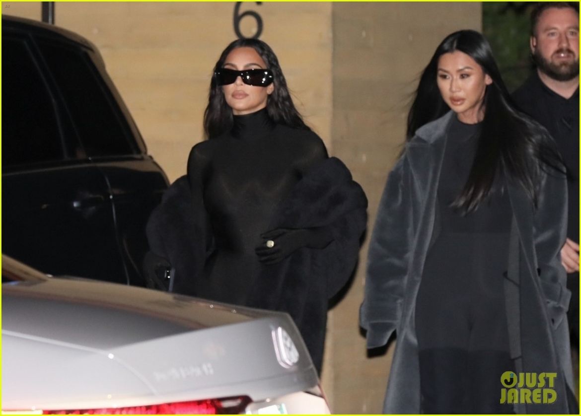 kim kardashian sanh dieu di an toi cung me giua tin don hen ho pete davidson hinh anh 5
