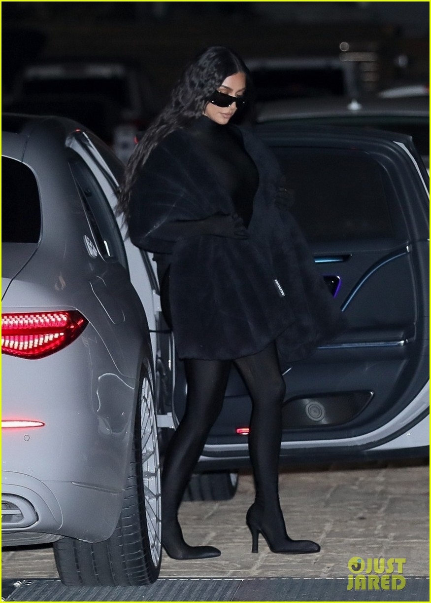 kim kardashian sanh dieu di an toi cung me giua tin don hen ho pete davidson hinh anh 6