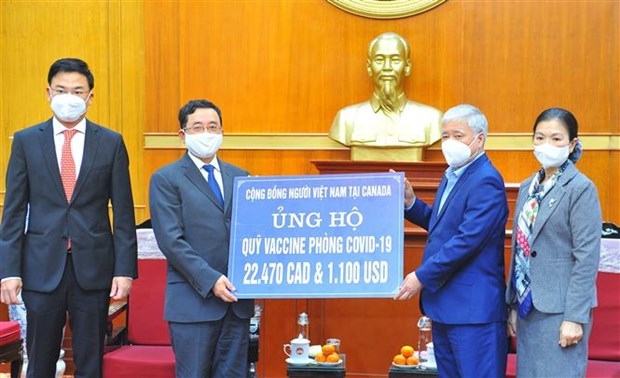 vietnamese community abroad donates over vnd3 billion to covid-19 fight at home picture 1