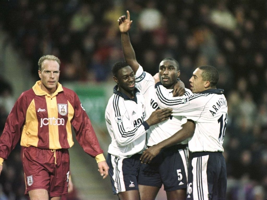 Ledley King ăn mừng bàn thắng trong trận đấu ngày này 21 năm trước. (Ảnh: Getty). 