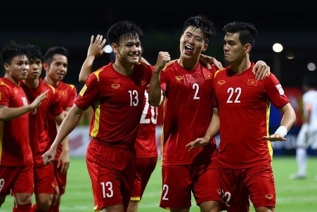 Dt viet nam nhan ngay 1 ty dong thuong nong tu chu tich tap doan Dong duong neu vo dich aff cup 2020 hinh anh 2