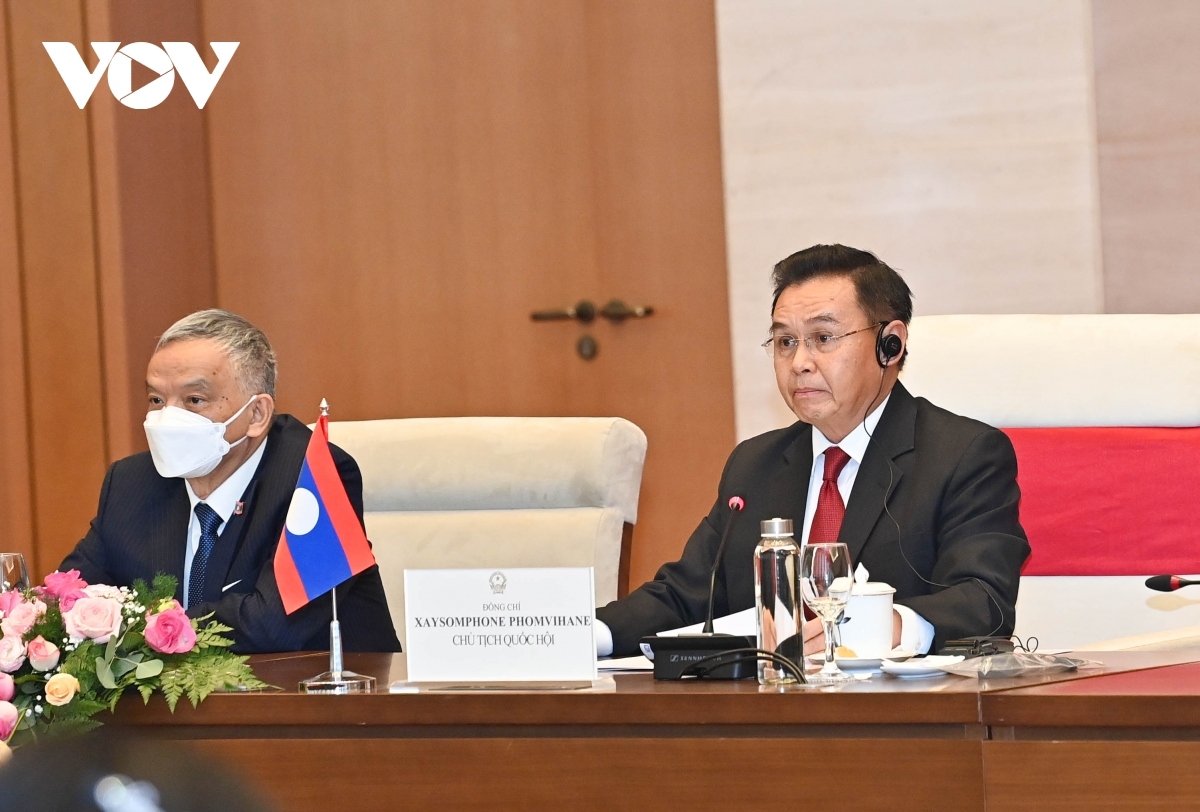 vietnam gives top priority to reinforcing close-knit relationship with laos picture 5