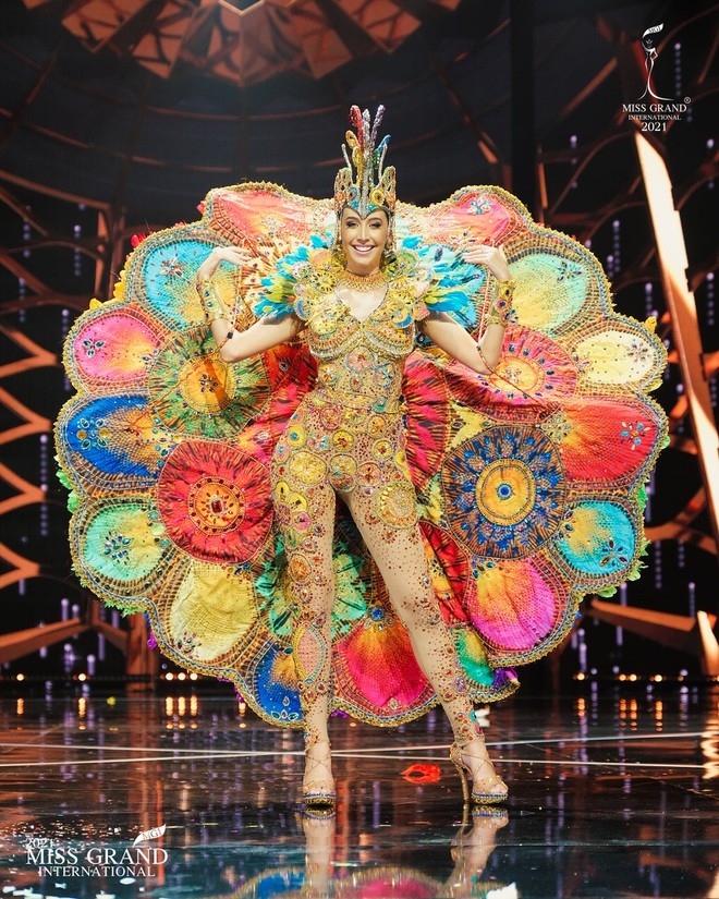 vn contestant among most popular in national costume voting picture 6