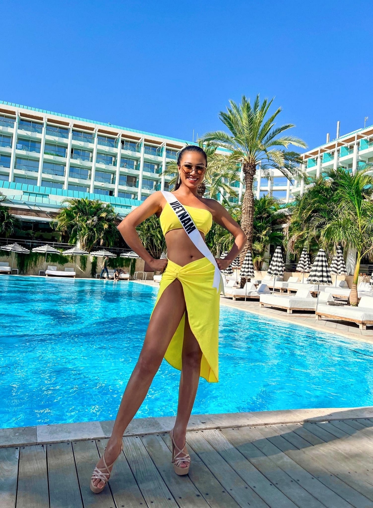 vietnamese beauty shows off outstanding figure at miss universe 2021 picture 2