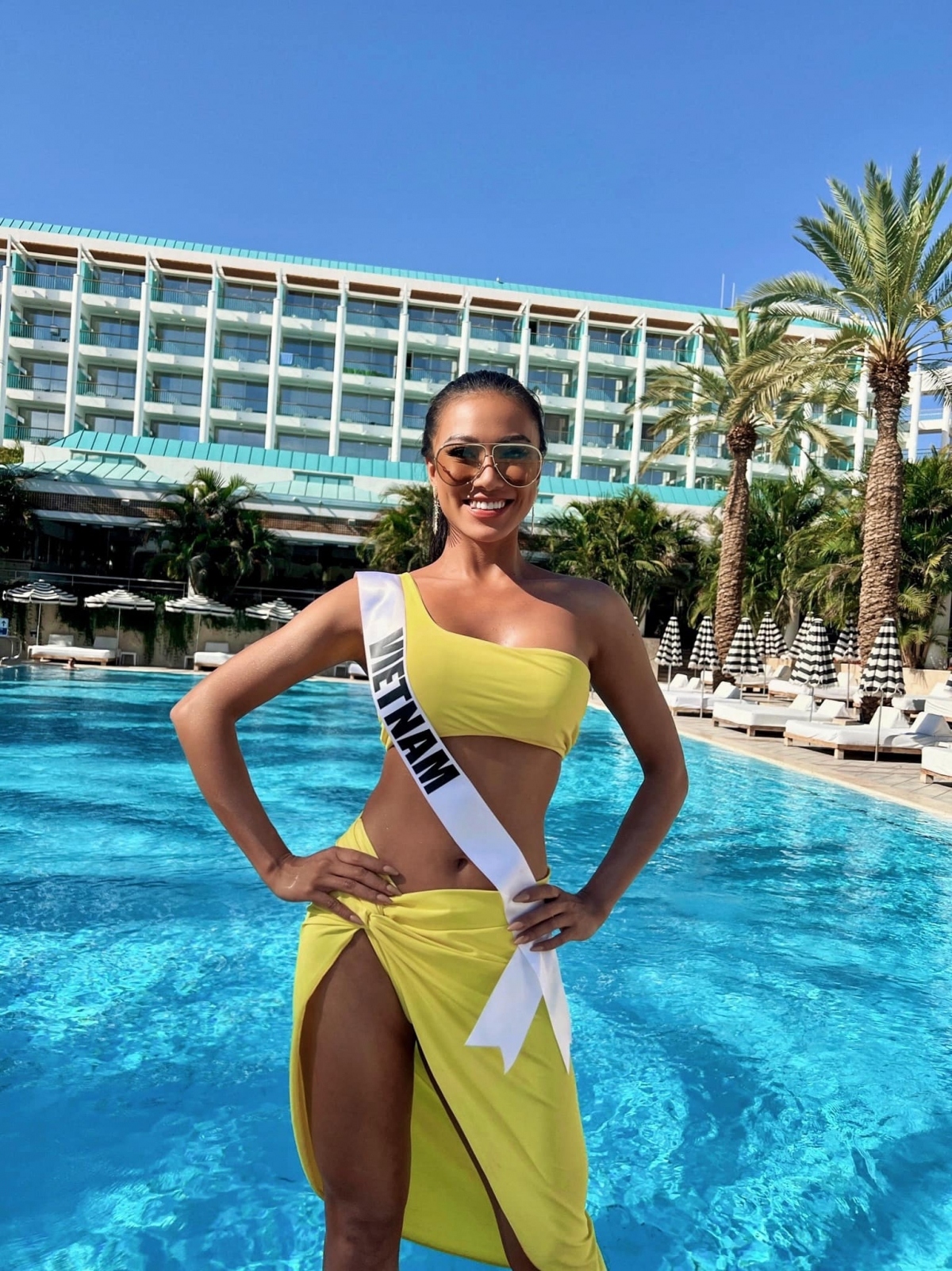 vietnamese beauty shows off outstanding figure at miss universe 2021 picture 4