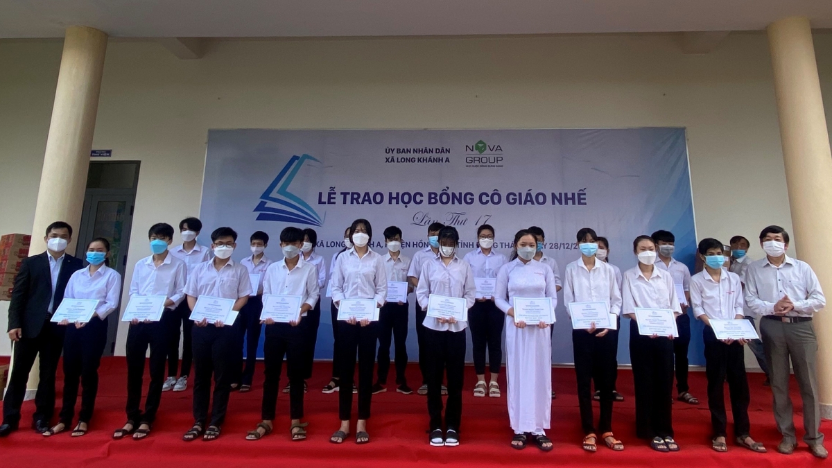 “Học bổng cô giáo Nhế” 17 năm vun đắp những mầm xanh