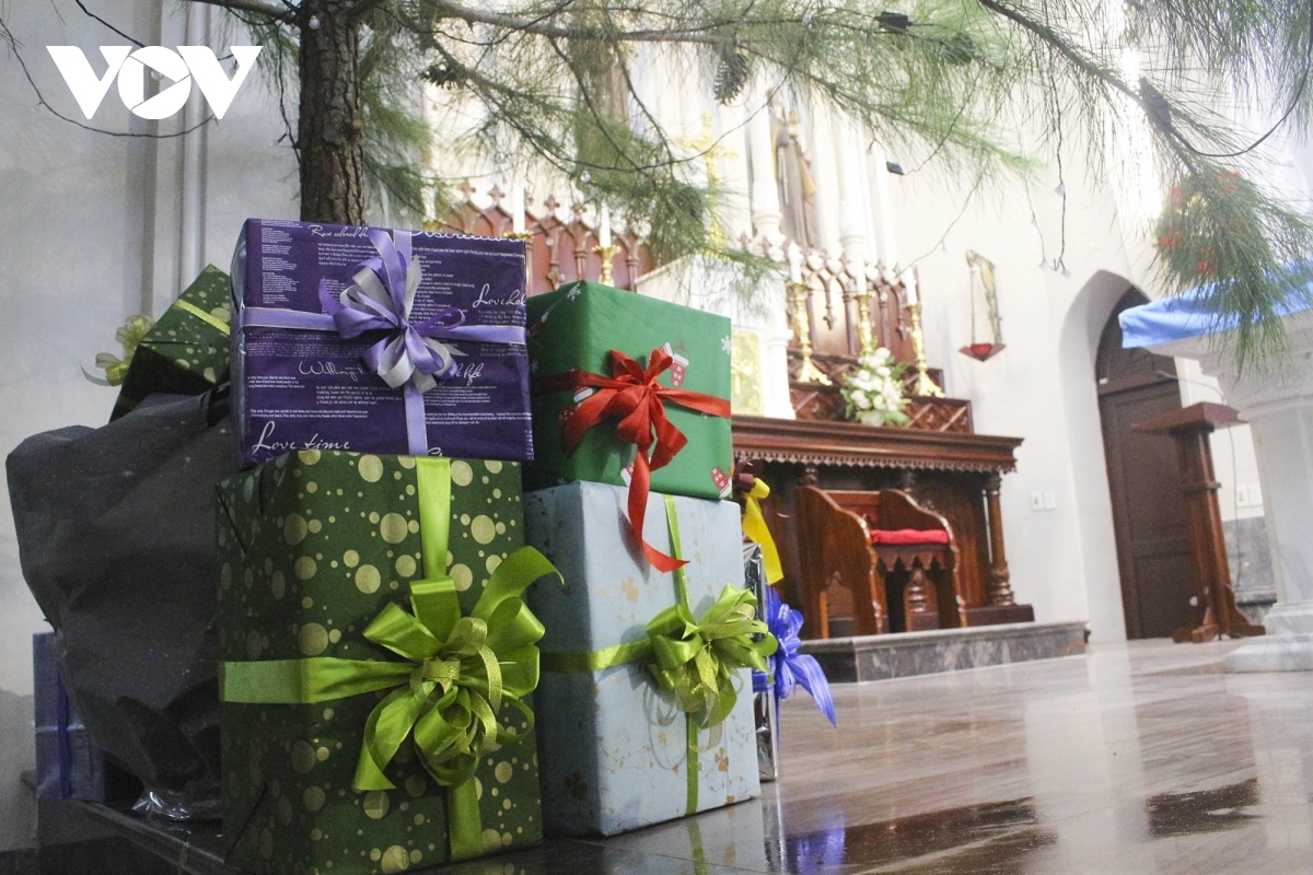 churches in hanoi prepare for christmas amid covid-19 fight picture 4