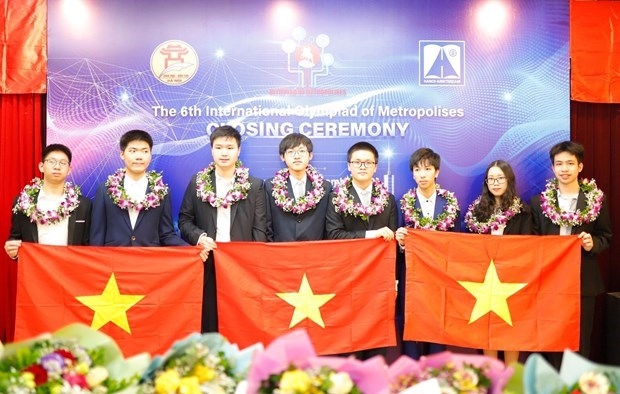 vietnamese students win gold, silver medals at int l olympiad of metropolises picture 1